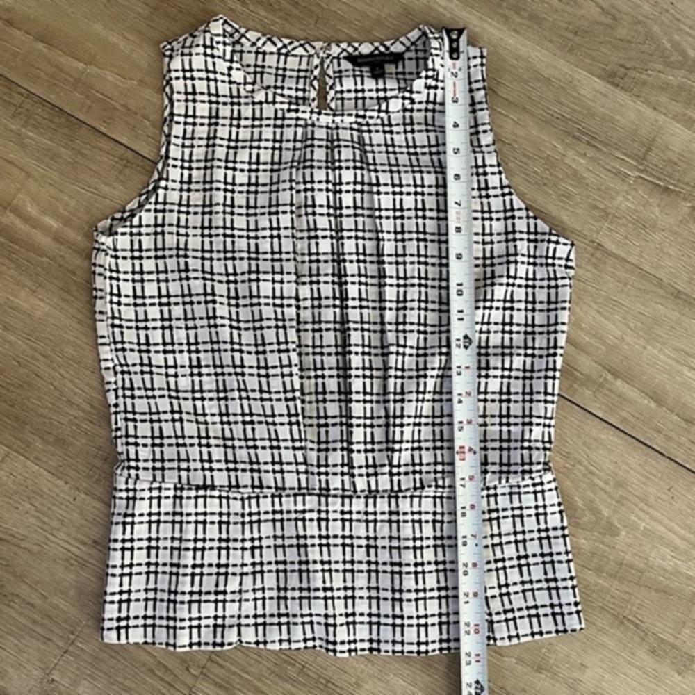 Banana Republic Black and White Sleeveless Top Size 2 Like New - Picture 7 of 13